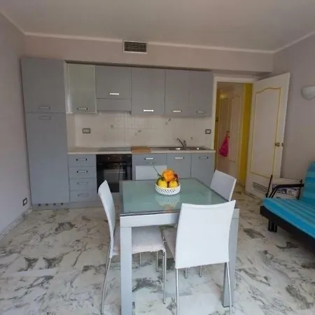 3pavec Terrasse Proche Plages Et Centre 1 Апартаменти