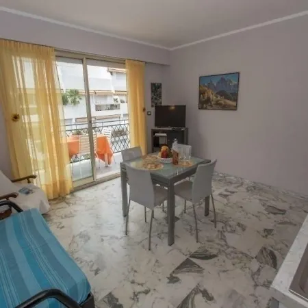 3pavec Terrasse Proche Plages Et Centre 1 Апартаменти